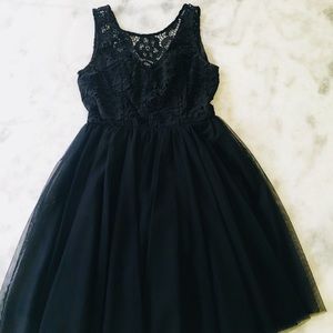Sleeveless tulle party dress